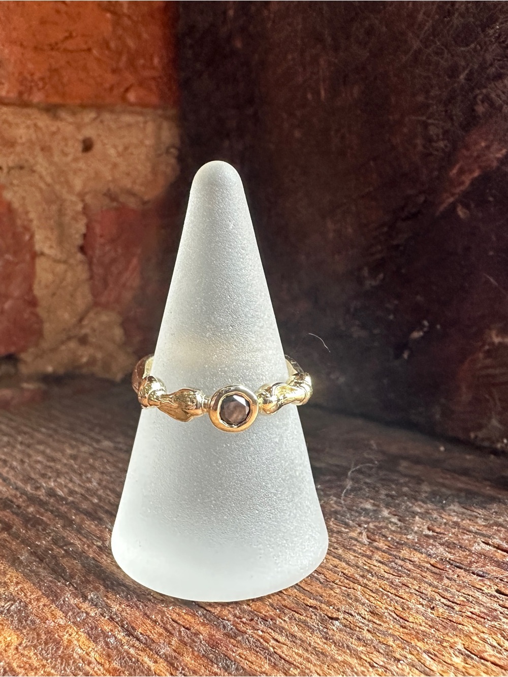 Fríða Gold & Black Diamond Seashell Ring